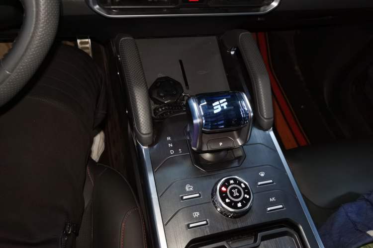 Used Jetour Traveler 2024 2.0T All-Wheel-Drive Yueye PRO
