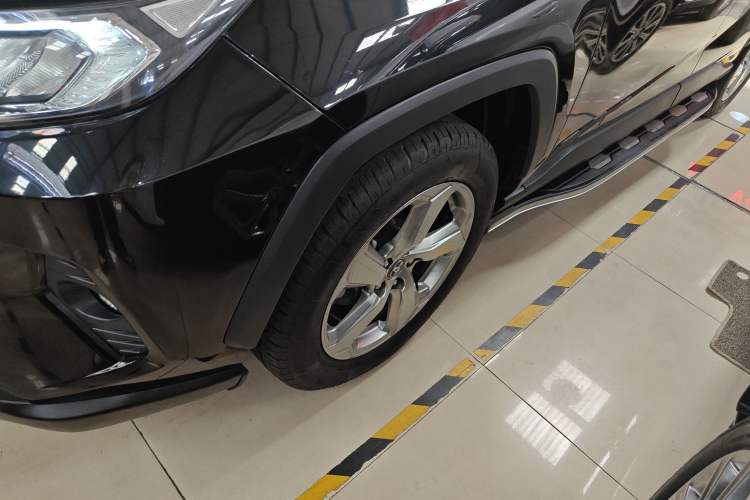 Used Toyota RAV4 2020 2.0L CVT Two-Wheel Drive Fashion PLUS Edition
