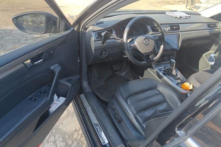 Used Volkswagen Passat 2017 280TSI DSG Luxury Edition
