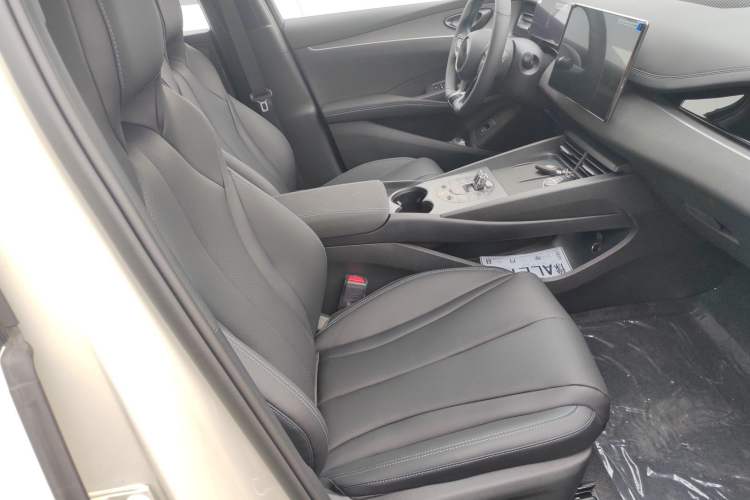 Used BYD Seal 06 New Energy 2025 DM-i Smart Drive 80KM Luxury Model
