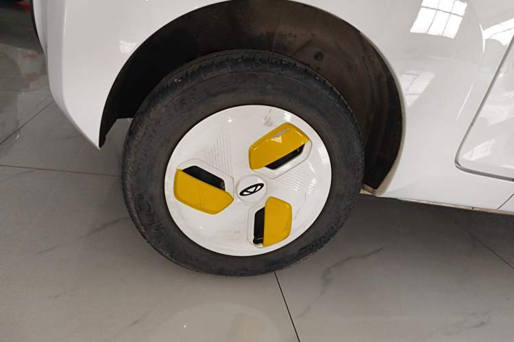 Used Chery QQ Ice Cream 2022 120km Conical Shape Lithium Iron Phosphate