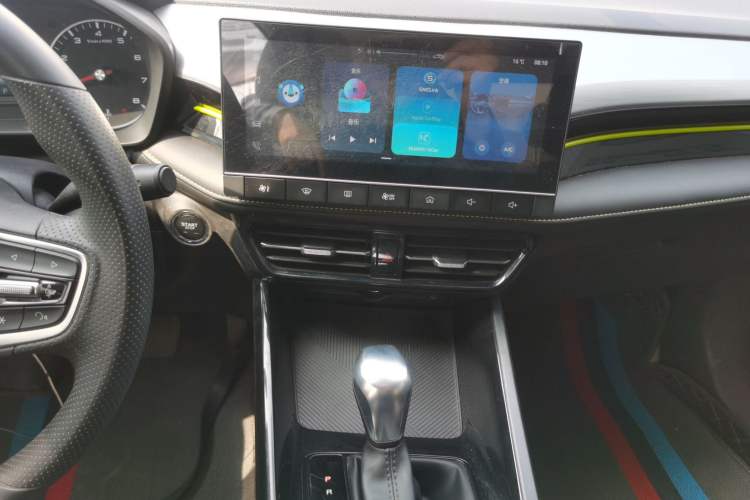 Used Roewe i5 2021 1.5L CVT Platinum Edition
