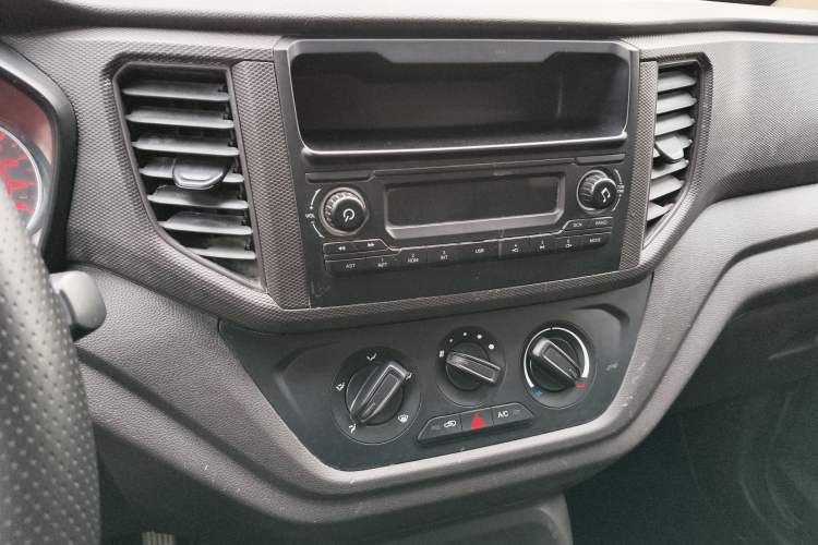 Used Wuling Hongguang V 2022 1.5L Jingqu Version Hydraulic Power Steering LAR
