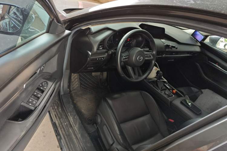 Used Mazda Mazda 3 Axela 2020 1.5L Automatic Luxury Version