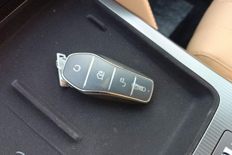 Used BYD Song L DM-i 2025 Intelligent Driving Version 160 km Beyond-Range Type