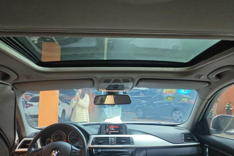 Used BMW 3 Series 2016 320Li Ambition Model
