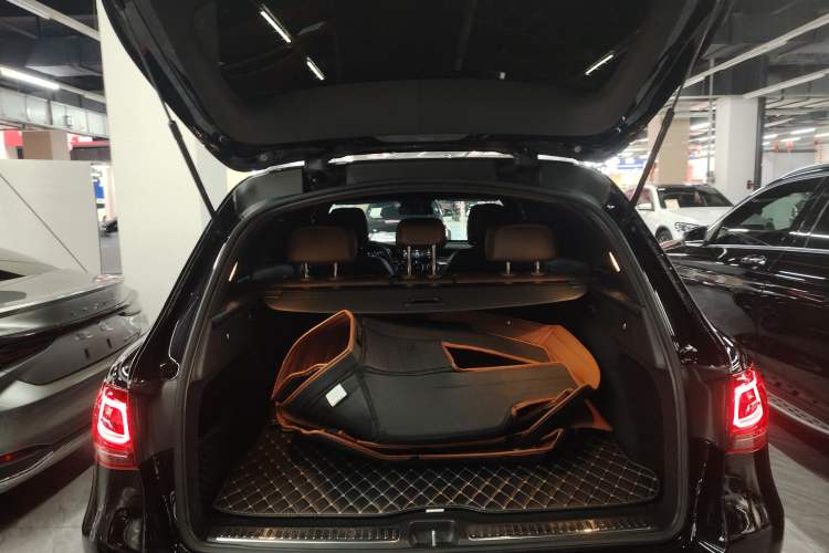 Used Mercedes-Benz GLC 2020 Facelift GLC 300 L 4MATIC Dynamic Edition