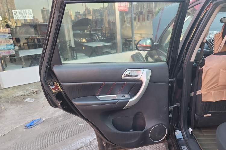 Used Haval H6 2016 Upgraded Model 1.5T Manual Two-Wheel Drive Value Edition
