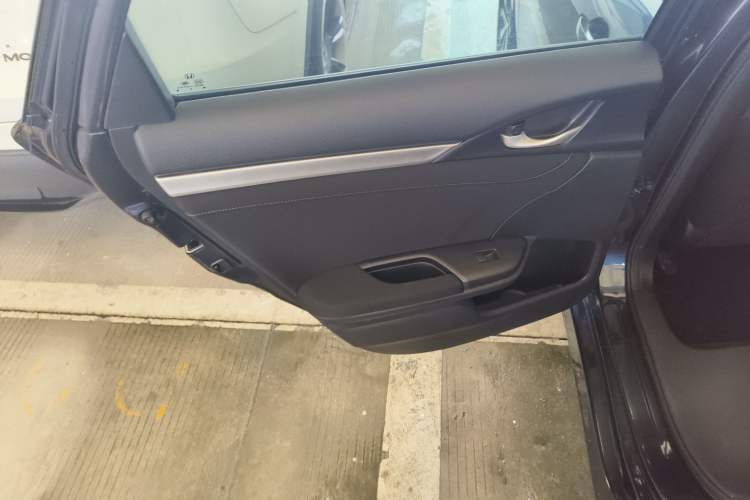 Used Honda Civic 2016 220TURBO CVT Luxury Edition
