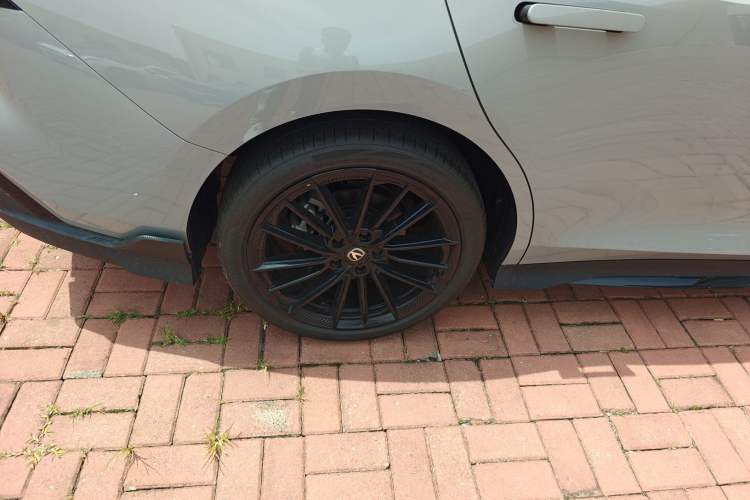 Used Changan UNI-V 2024 1.5T Prestige Sport Edition
