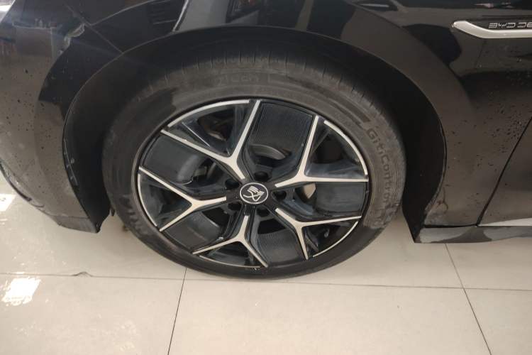 Used BYD Han 2024 EV Glory Edition 605KM Front-Wheel-Drive Premium Model
