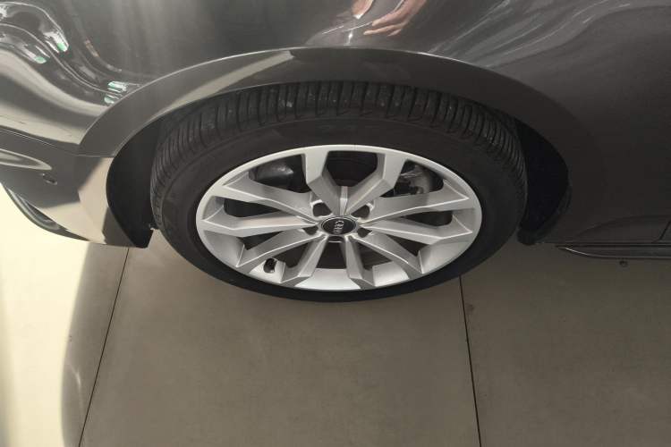 Used Audi A4L 2019 40 TFSI Fashion Version China V