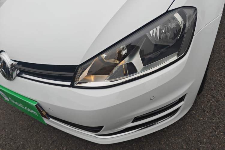 Used Volkswagen Golf 2017 1.6L Automatic Comfort Million-Vehicle Anniversary Edition
