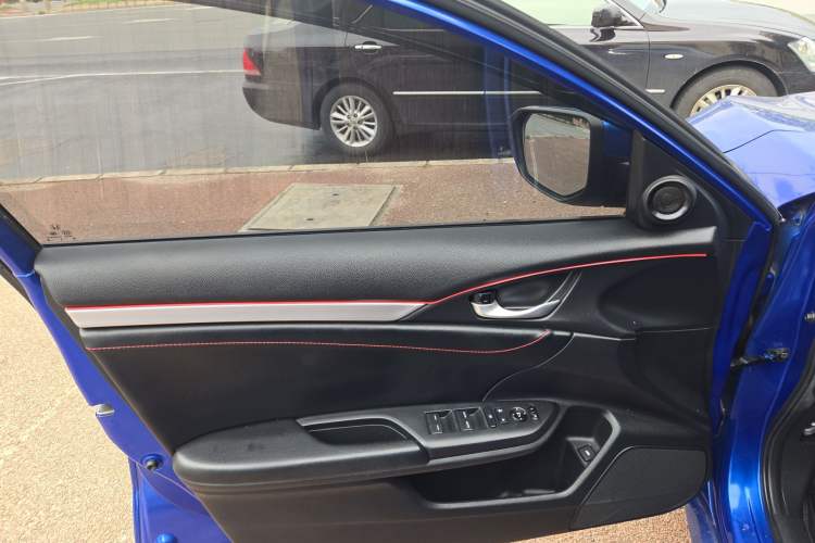 Used Honda Civic 2016 220TURBO CVT Luxury Edition
