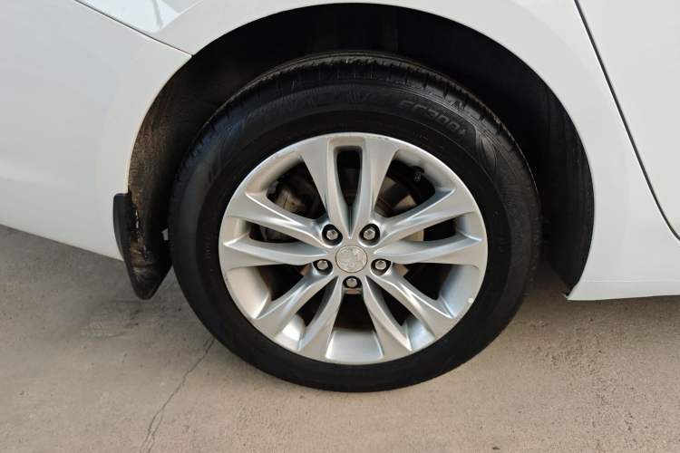 Used Buick Verano 2019 Sedan 20T Dual-Clutch Leading Model
