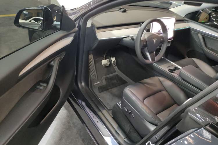 Used Tesla Model Y 2024 Rear-Wheel-Drive Version