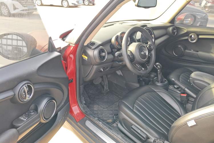 Used  MINI 2016 1.2T ONE Pioneer Edition
