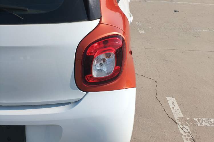 Used  forfour 2016 1.0L 52 kW Passion Edition
