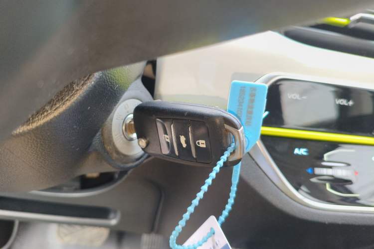 Used Oshan Benni E-Star 2022 Qingxin Edition Colorful Model Lithium Iron Phosphate
