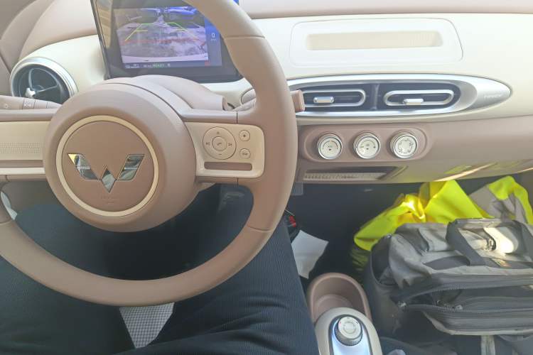 Used Wuling Hongguang MINIEV 2025 Four-Door Version Advanced Edition
