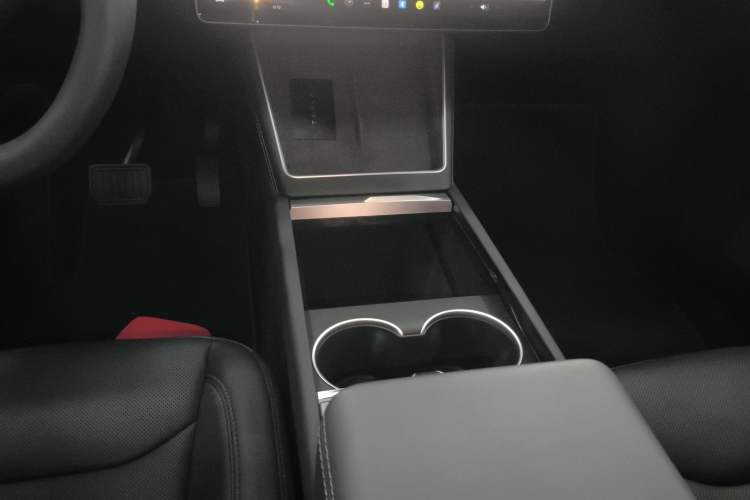 Used Tesla Model Y 2025 Rear-Wheel-Drive Version