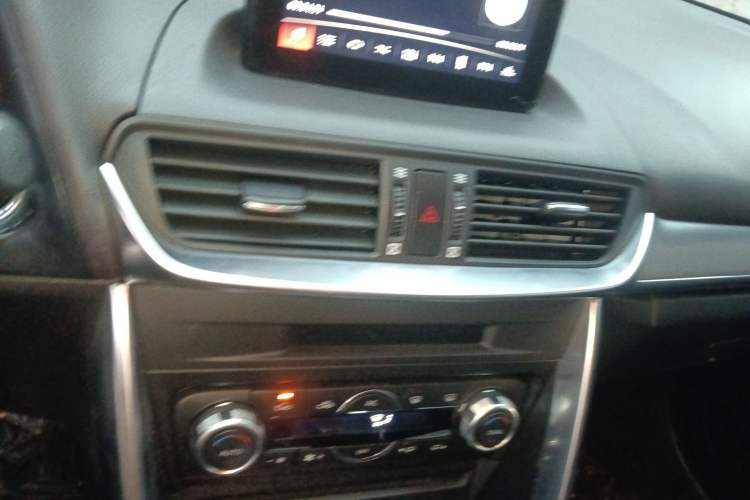 Used Mazda CX-4 2018 2.0L Automatic Two-Wheel Drive Blue Sky Premium Upgrade Version China V Standard
