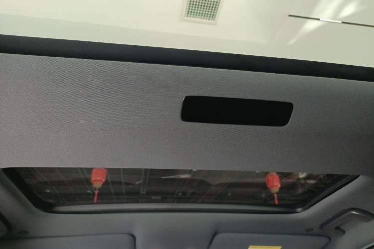 Used Li Auto L8 2023 Pro Model
