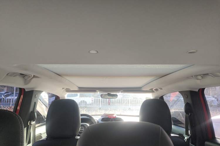 Used  Renegade 2018 Connected Large Screen Version 180T Automatic High-Energy Edition
