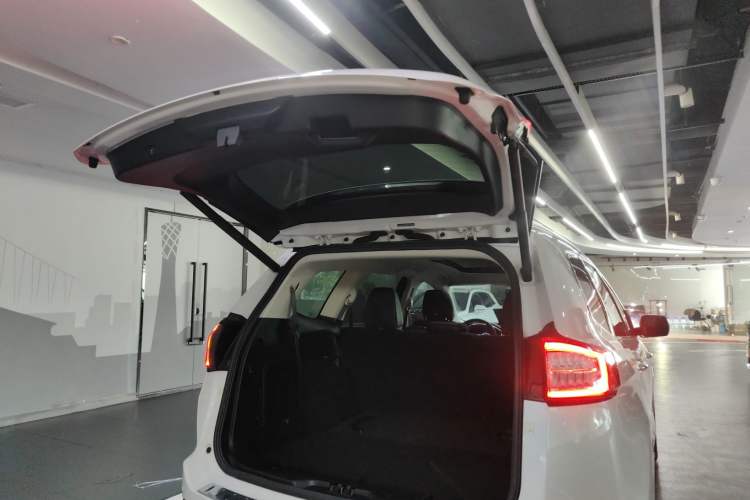 Used Ford Edge 2018 EcoBoost 245 Two-Wheel-Drive Titanium 7-Seater China VI Standard