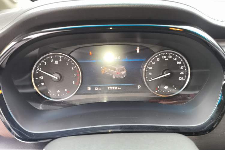 Used Buick GL8 2021 Land Cruiser Executive Class 652T Comfort Model
