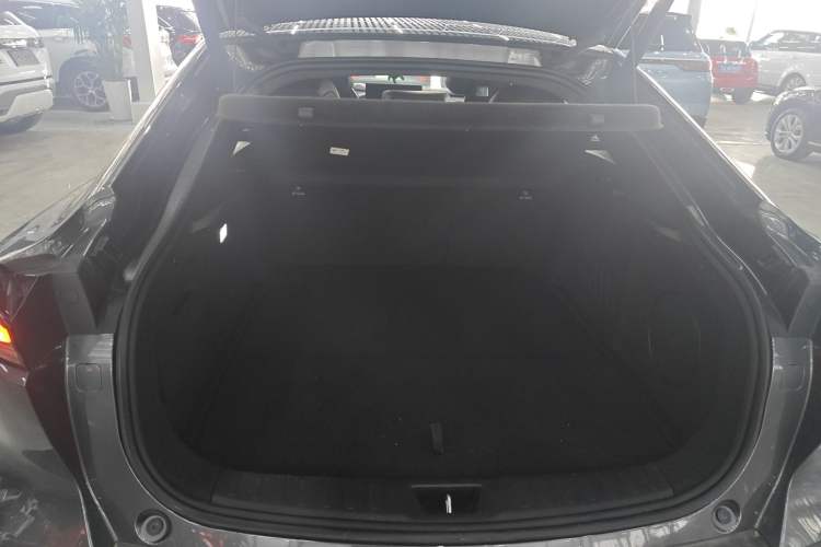 Used  SL03 2023 200Max Range-Extended Version
