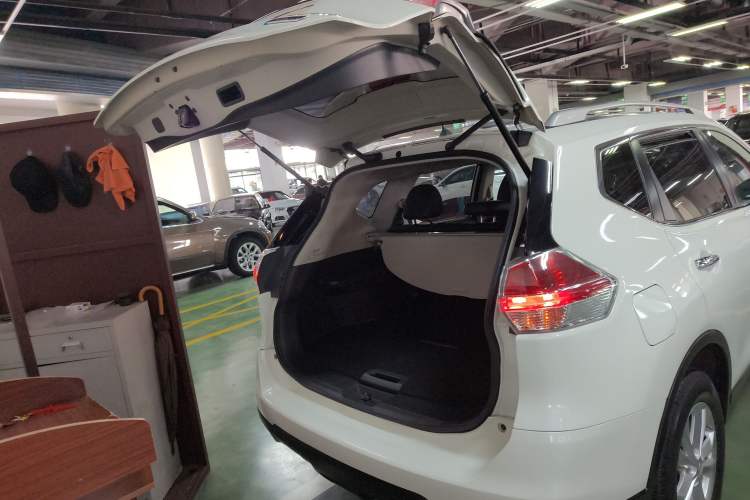 Used Nissan X-Trail 2015 2.0L CVT Comfort MAX Edition 2WD