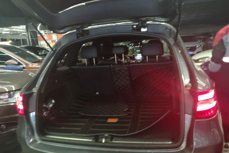 Used Mercedes-Benz GLC 2016 GLC 260 4MATIC Luxury Model
