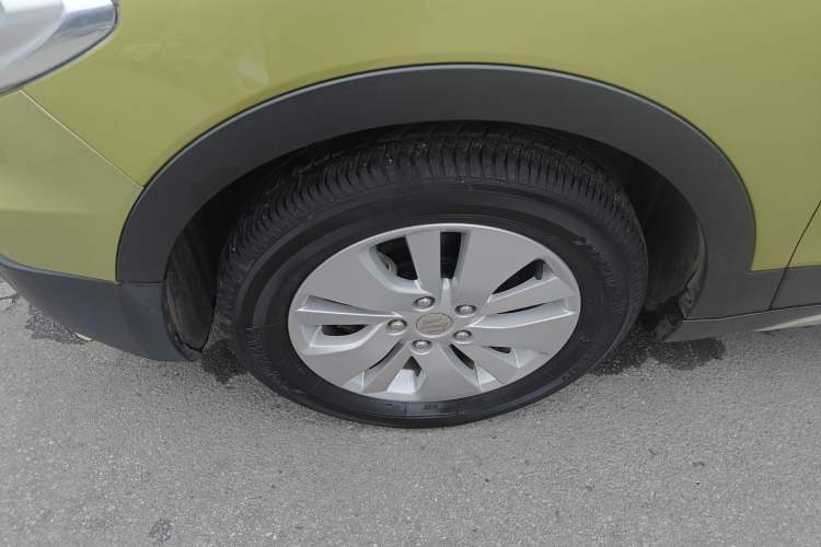 Used Suzuki S-Cross 2014 1.6L CVT Two-Wheel Drive Elite Version
