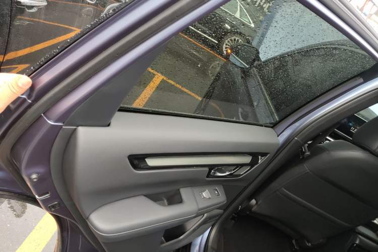 Used Honda Breeze 2023 eHEV Four-Wheel Drive Supreme Edition
