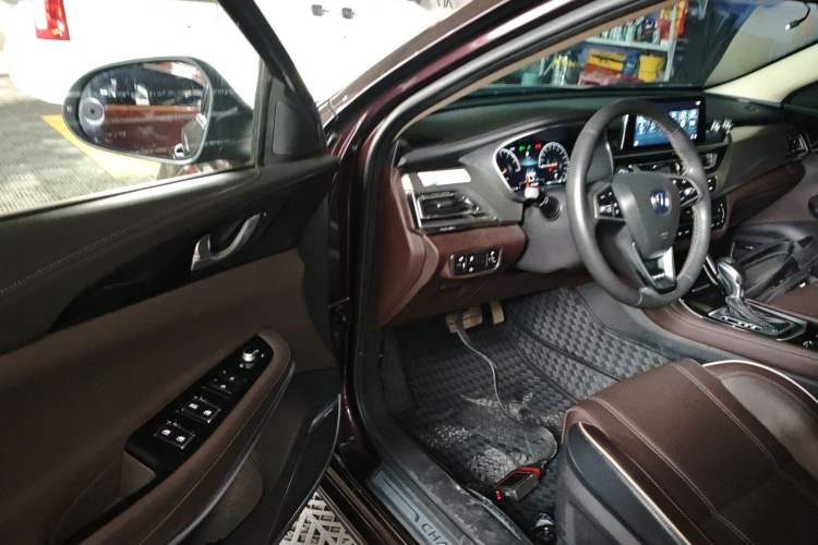 Used Changan Raeton CC 2018 1.5T Automatic Zhiya Model China V Standard
