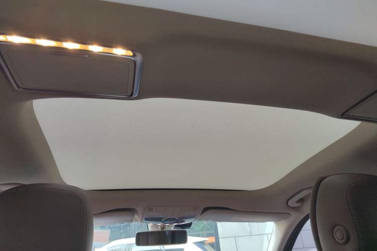 Used Mercedes-Benz E-Class 2019 E 300 L Sporty and Stylish Model
