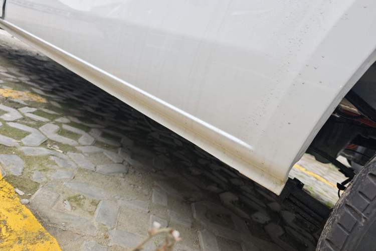 Used Chana Ruixing EM60 2025 Passenger Version Comfort Model 6 Seats 300 km Liftback Door
