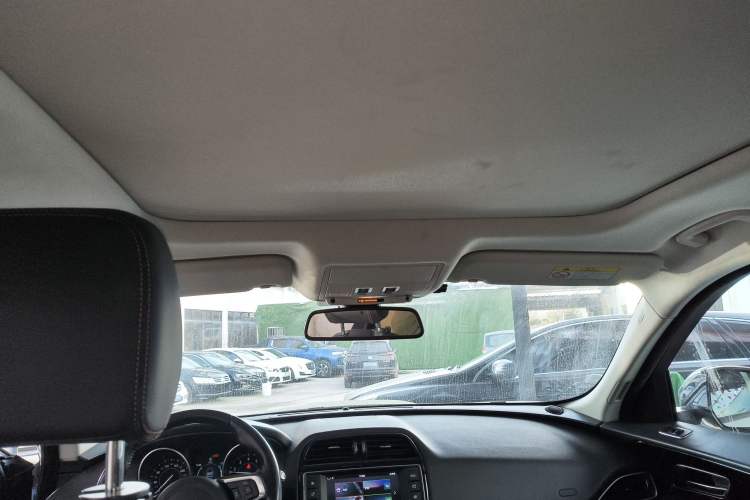 Used Jaguar F-PACE 2018 2.0T Two-Wheel Drive Urban Deluxe Edition
