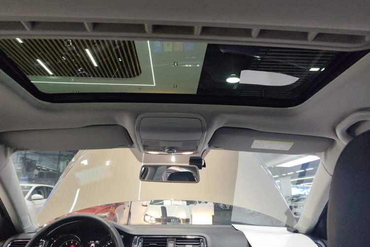 Used Volkswagen Sagitar 2018 280TSI DSG Comfort Model
