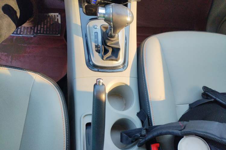 Used FORTHING Joyear XV 2015 1.6L CVT Comfort Model
