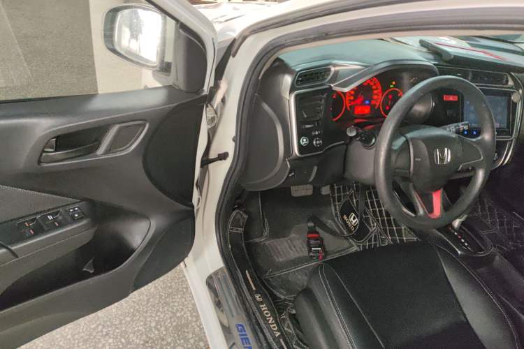 Used Honda Gienia 2017 1.5L CVT Classic Edition
