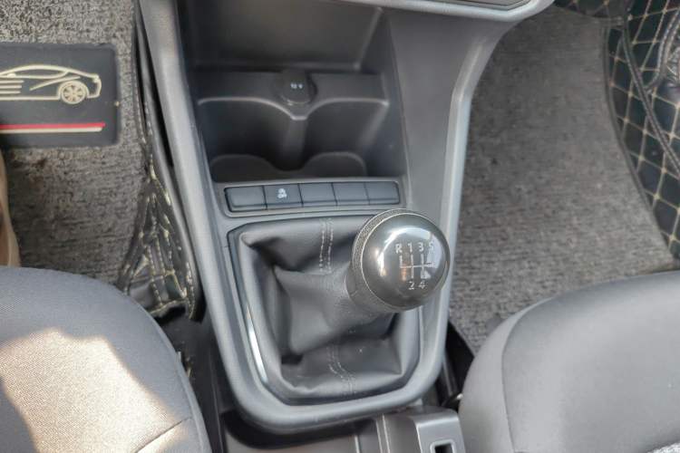 Used Volkswagen Santana 2018 1.5L Manual Fashion Edition
