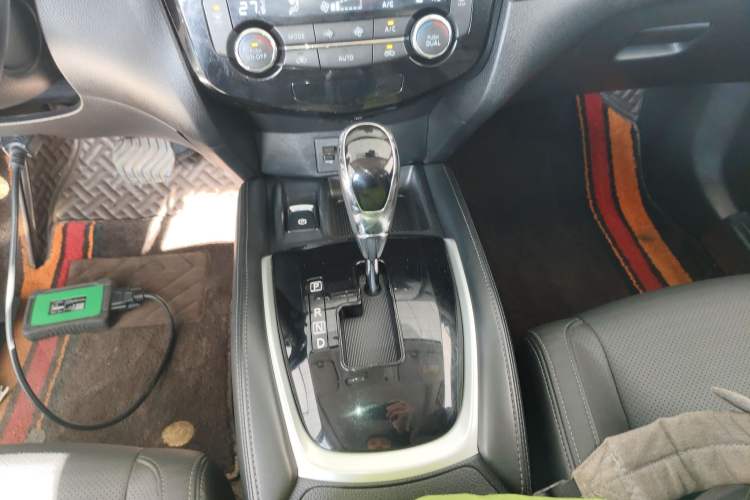 Used Nissan X-Trail 2019 2.5L CVT Smart Connect Luxury Edition 4WD
