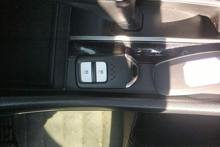 Used Honda Jade 2017 1.8L automatic Comfort version 5 seats
