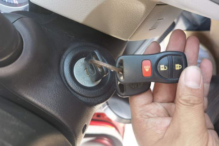 Used Venucia R50 2015 1.6L Automatic Fashion Edition
