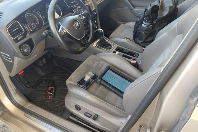 Used Volkswagen Golf 2014 1.4TSI Automatic Flagship Model
