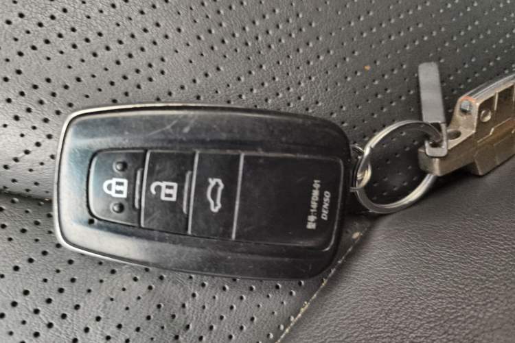 Used Toyota Avalon 2019 2.0L XLE Premium Edition China VI