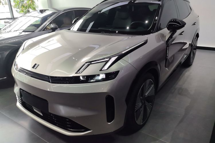 Used Lynk & Co 08 EM-P 2023 245km Ultra-Long Range Halo