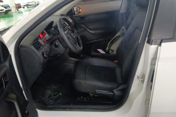 Used Volkswagen Santana 2016 1.6L Automatic Fashion Edition
